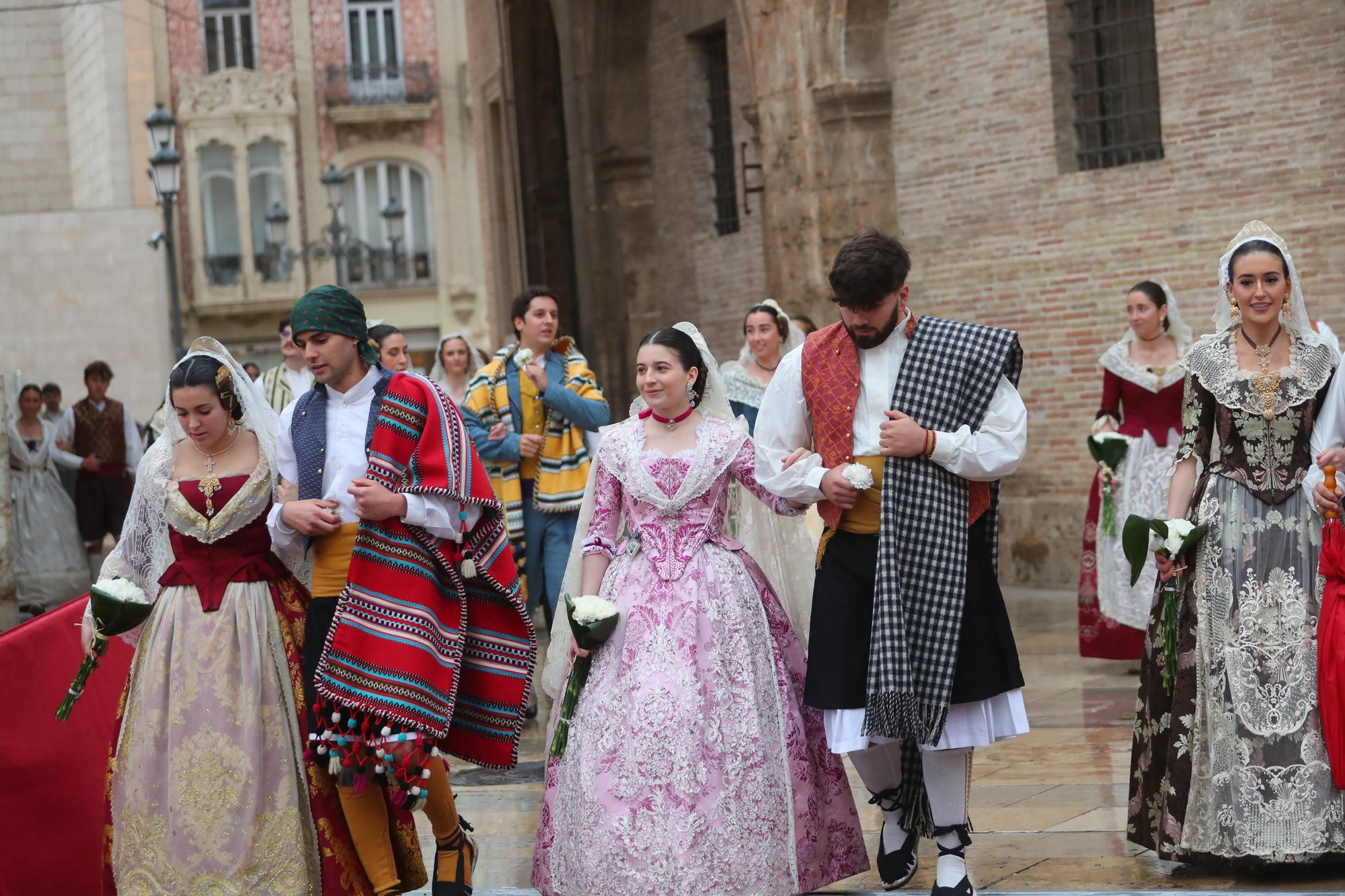 Búscate en el primer día de ofrenda por la calle de la Paz (entre las 15:30 a las 17:00 horas)