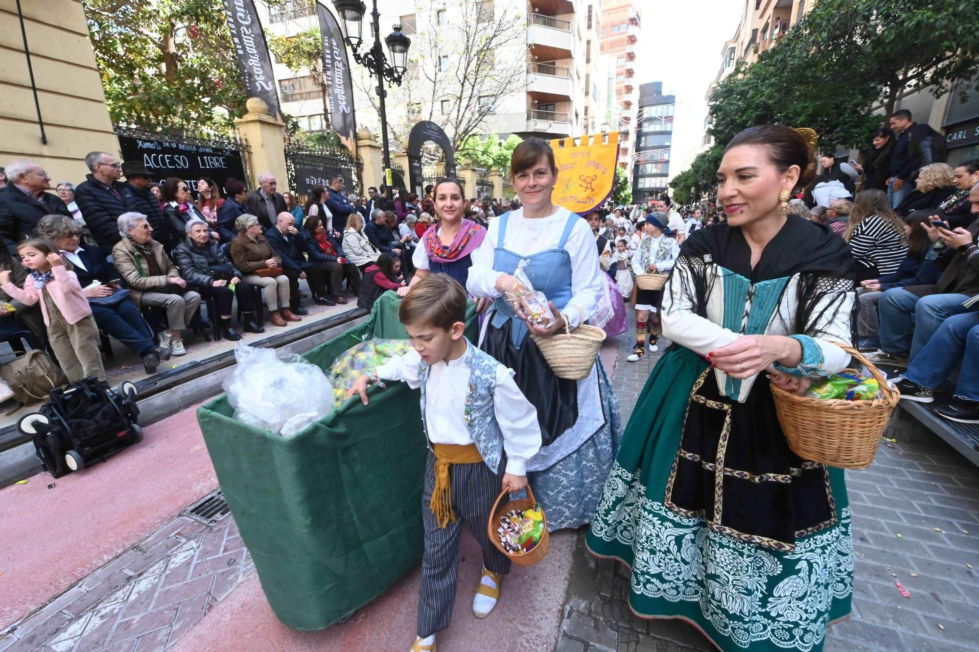 Galería de imágenes: El Pregó Infantil llena las calles de color e ilusión