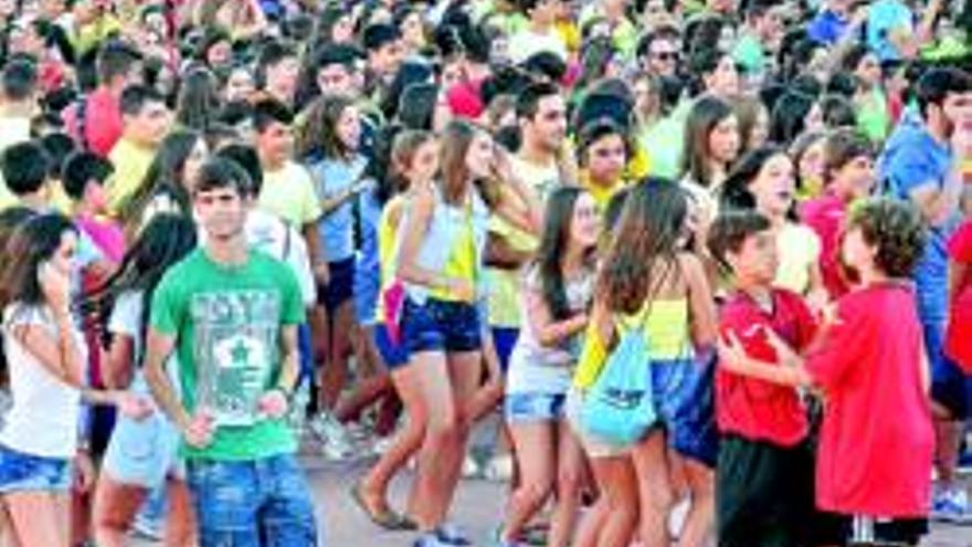 800 niños participan en el oratorio infantil del colegio Salesiano