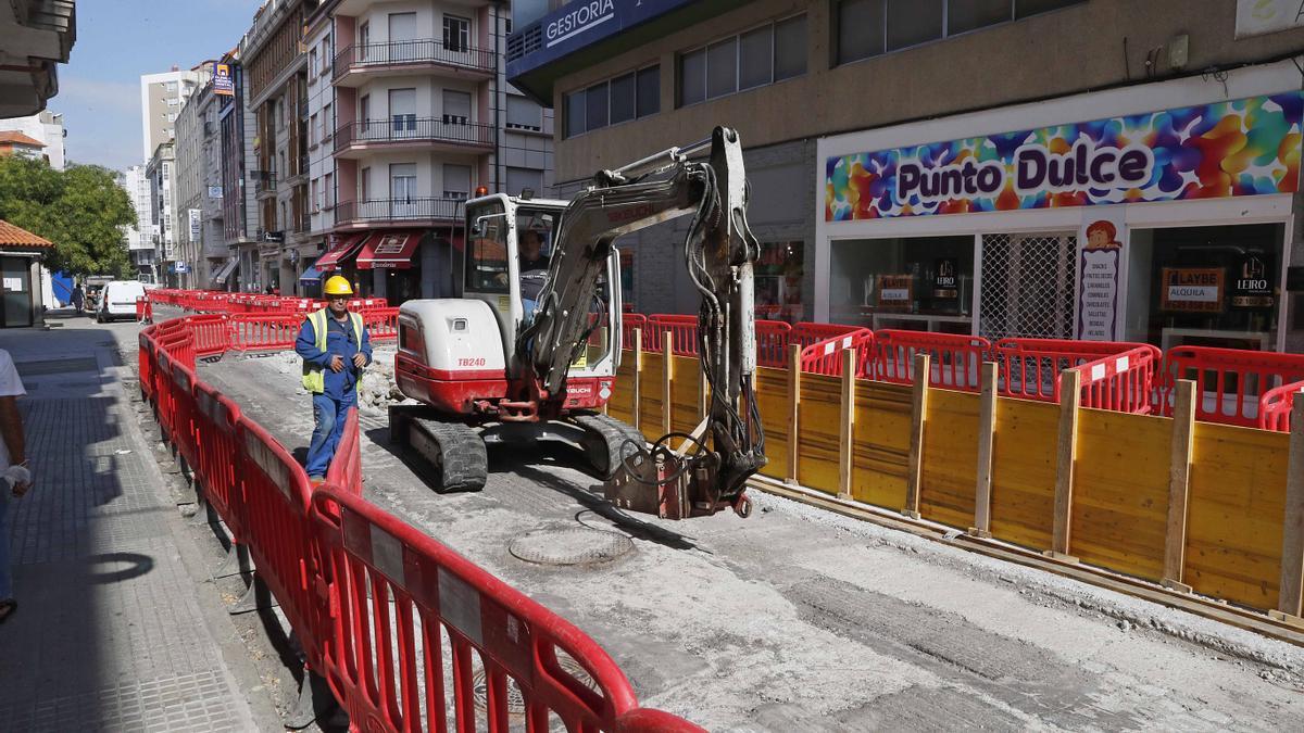 Las vallas de obra tomaron el centro de Vilagarcía.