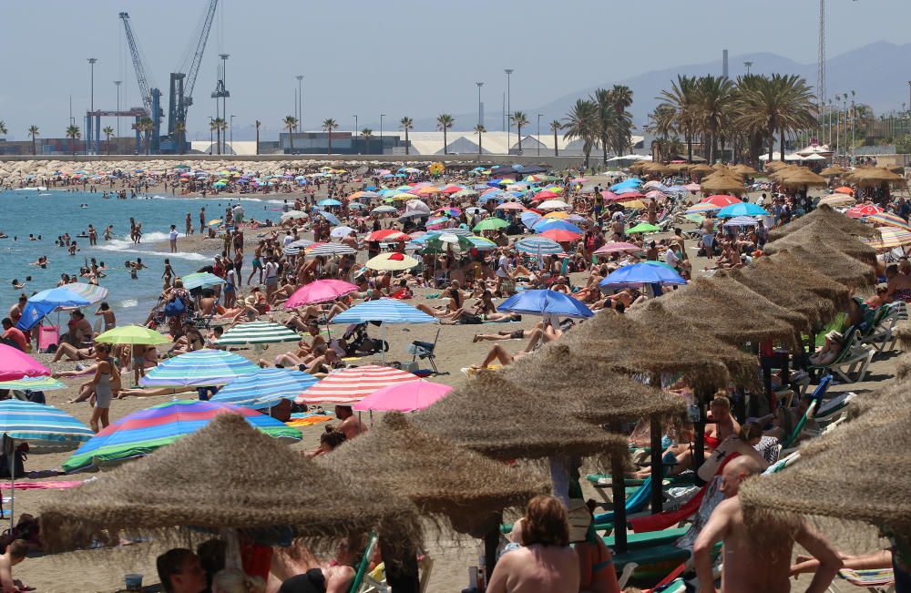 A dos semanas del inicio del verano, La Malagueta, La Misericordia y Sacaba presentaron una gran afluencia de bañistas por las altas temperaturas en la ciudad