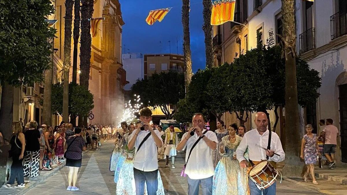 Trasllat de la Mare de Déu del Patrocini durant les festes patronals de Foios.