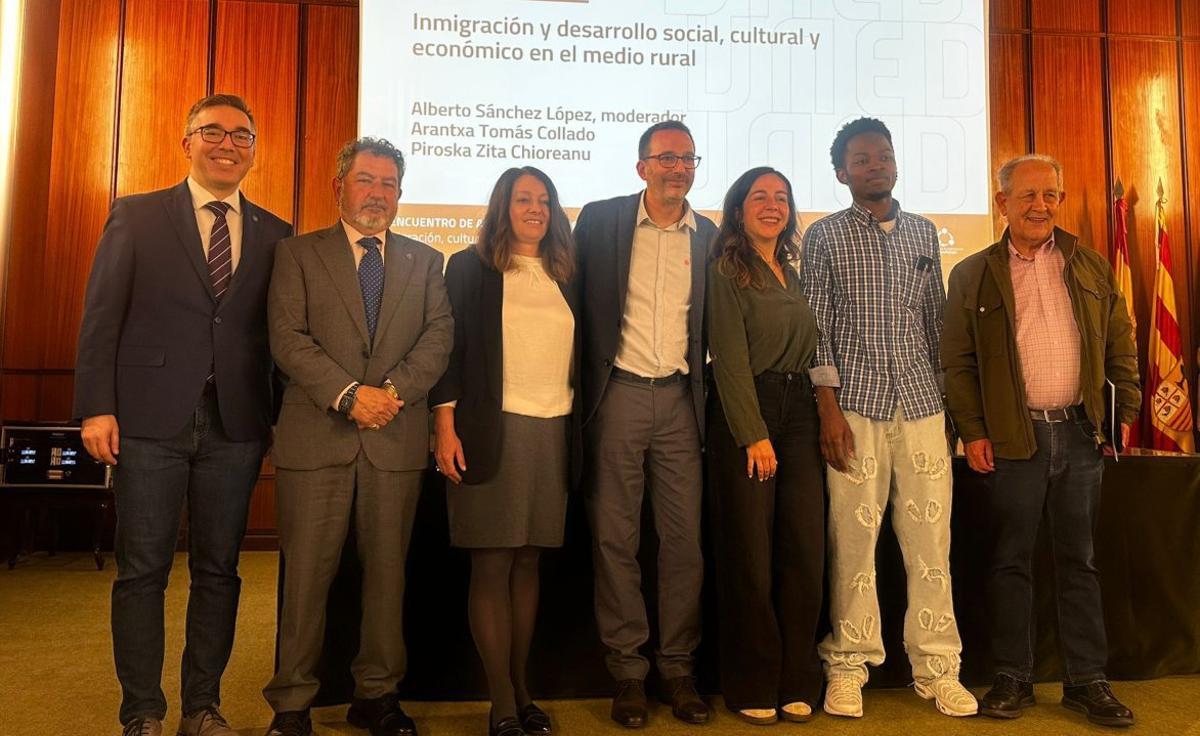 Calatayud conoció las experiencias en inmigración, cultura y educación de Valdejalón.