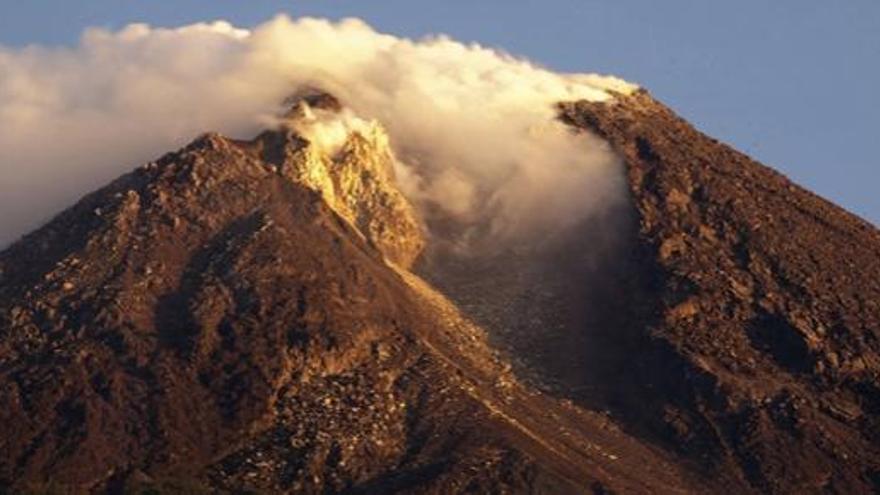 Imagen del volcan Monte Merapi.