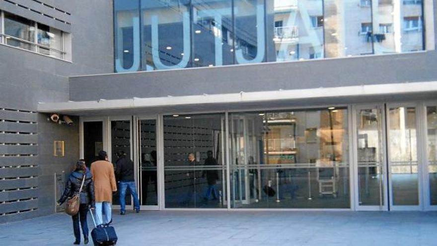 Jutjats de Manresa, que han dictat la sentència, després d&#039;un acord de conformitat entre fiscalia i defensa