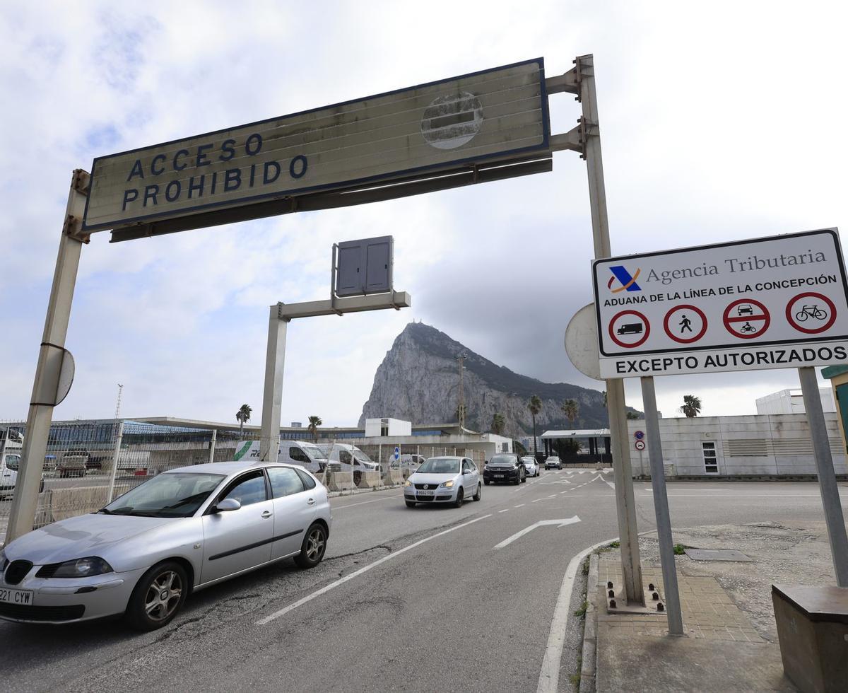 La UE i el Regne Unit acorden enderrocar la Reixa de Gibraltar i permetre el trànsit fluid