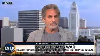 El cómico Bassem Youssef compara la lucha contra el terrorismo con un virus: "Si tratas al paciente con golpes, no mejorará"