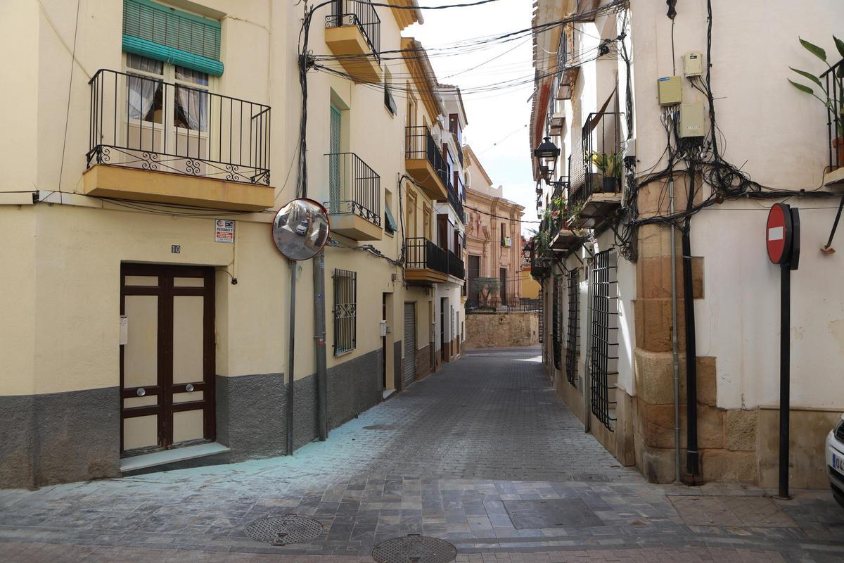 La zona, como muchas del Casco Histórico, se encuentra plagada de cables.