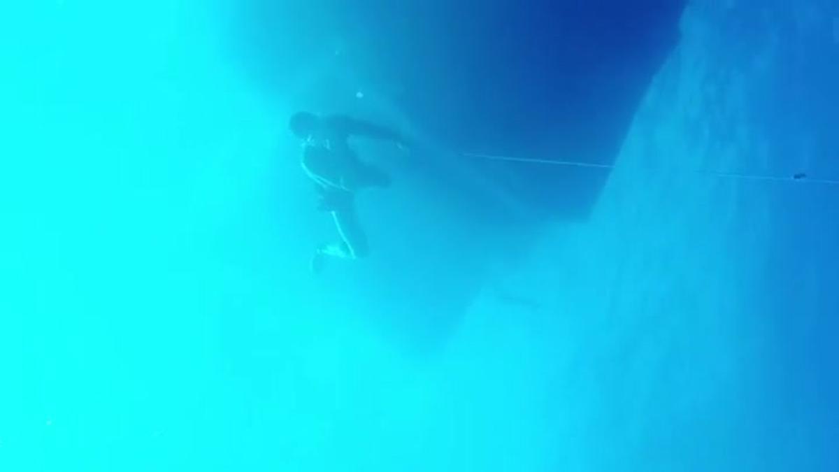 Cristiano Ronaldo se autoproclama Neptuno con esta increíble zambullida en el mar de... ¡14 metros!