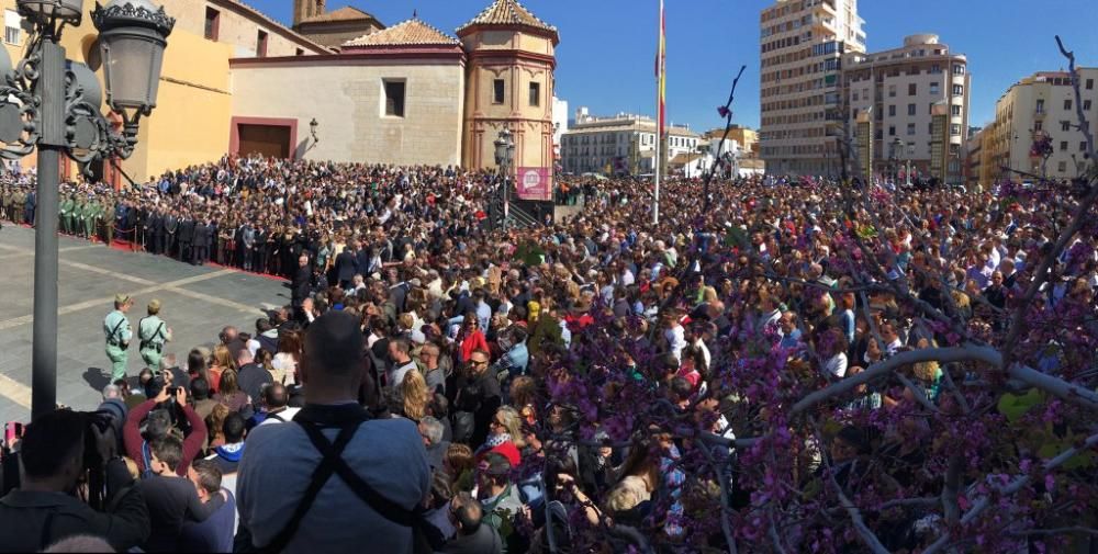 Jueves Santo de 2016 | Desembarco de la Legión y traslado de Mena