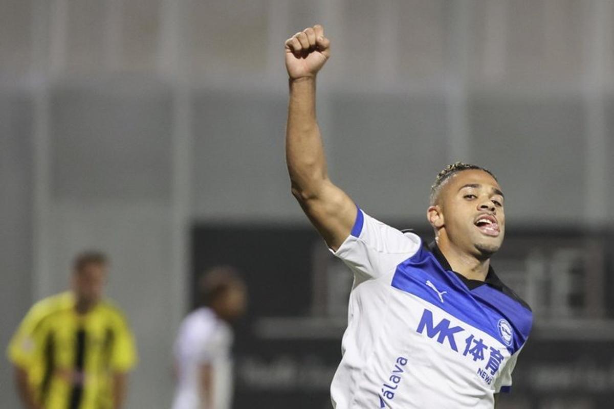 Mariano celebra un gol en la Copa