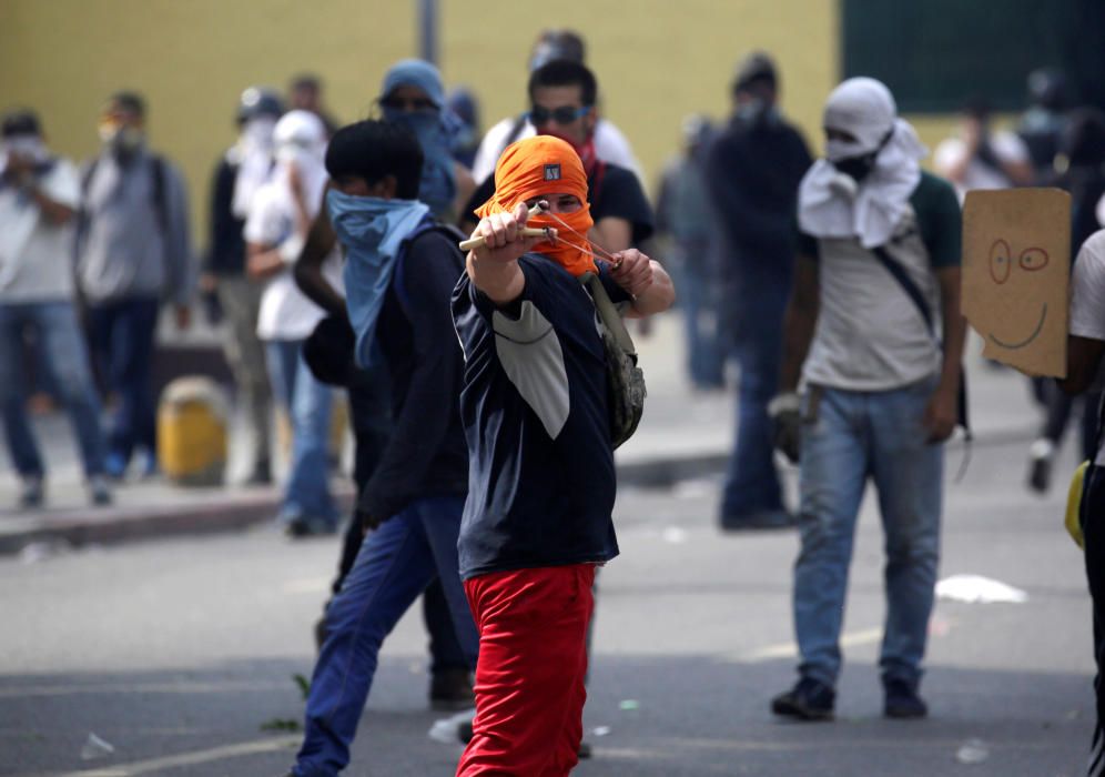 Continúan las protestas contra Maduro en Venezuela