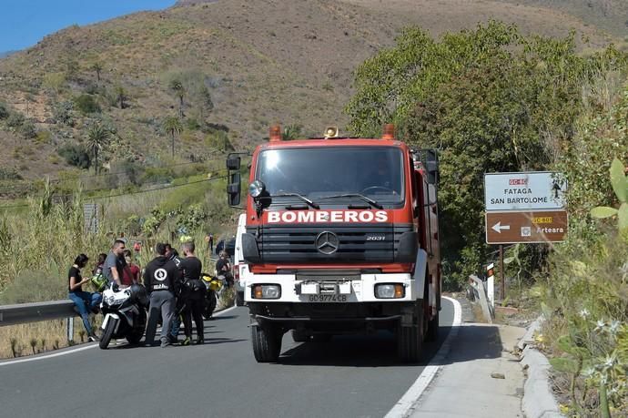 17-03-2019 SAN BARTOLOMÉ DE TIRAJANA. Accidente. Choca un coche contra tres motos.   Fotógrafo: ANDRES CRUZ  | 17/03/2019 | Fotógrafo: Andrés Cruz