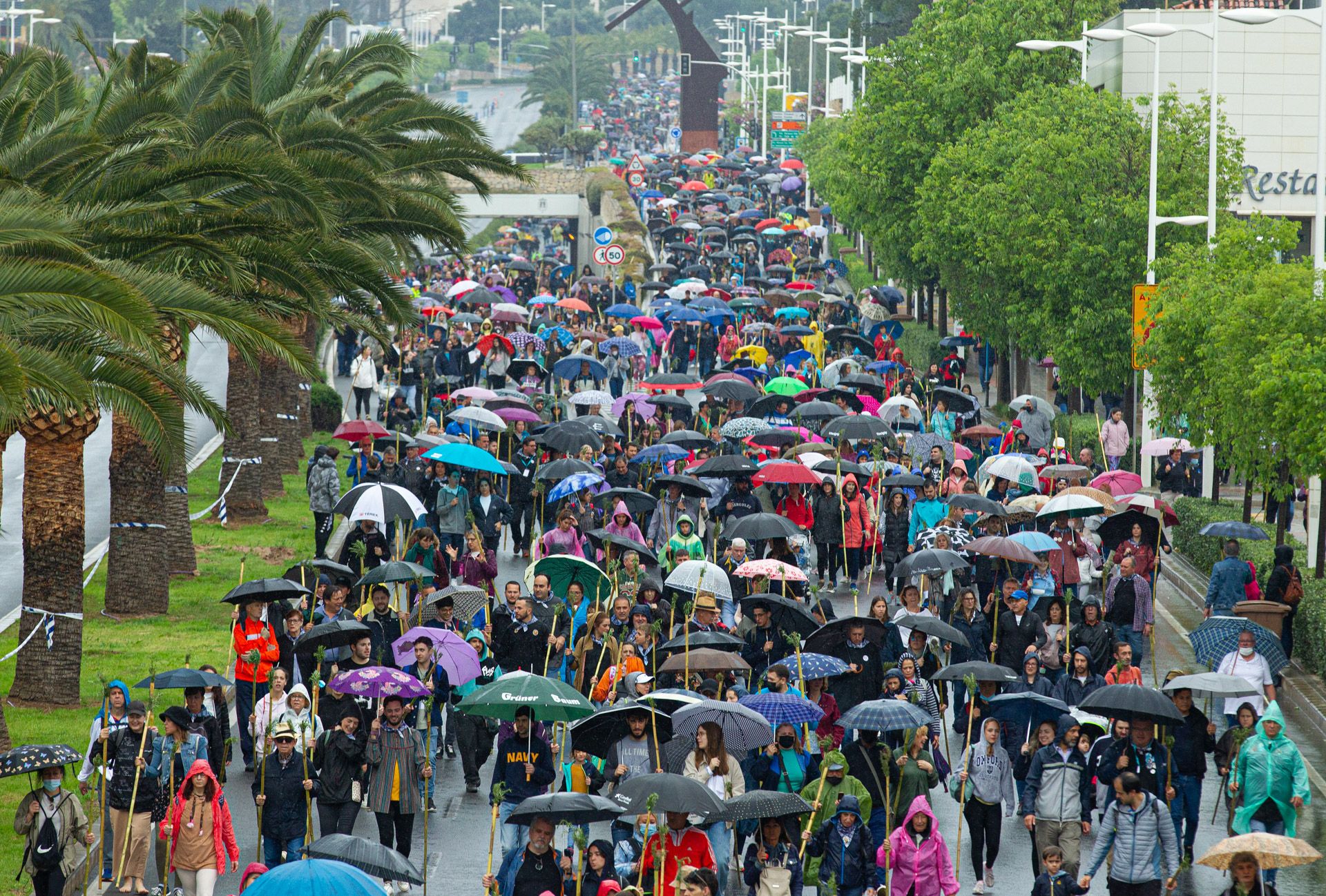 La lluvia no puede con la tradición