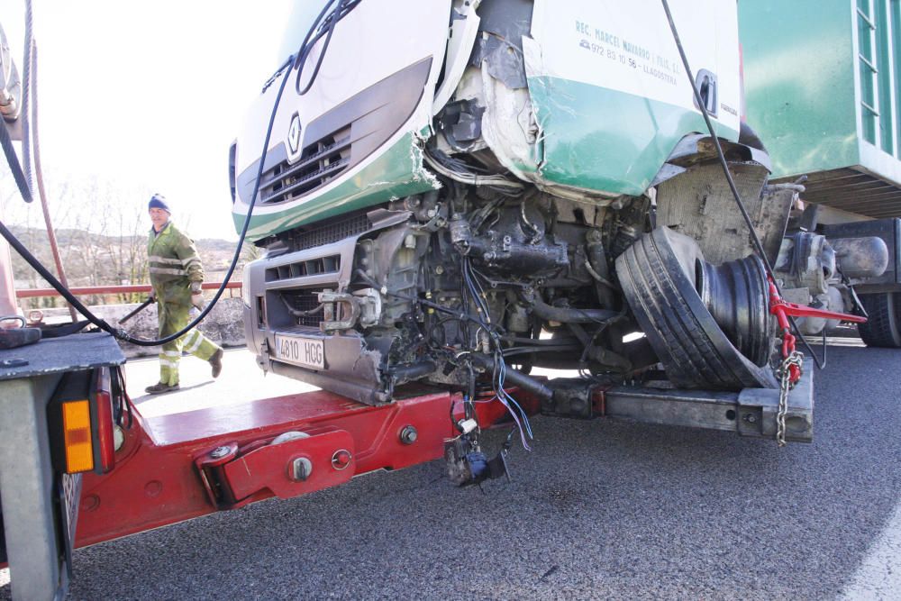 Accident de trànsit a la N-II al seu pas per Quart