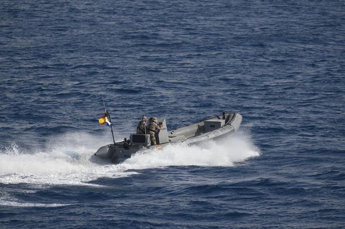La Armada simula el accidente de un submarina para rescatar a su tripulación