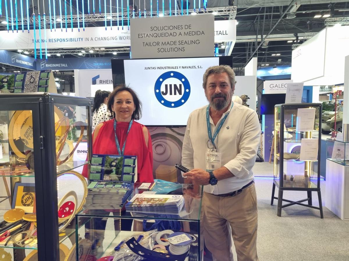 Carmen Charterina, actual responsable de JIN, e Ignacio Sergio Orejas, comercial