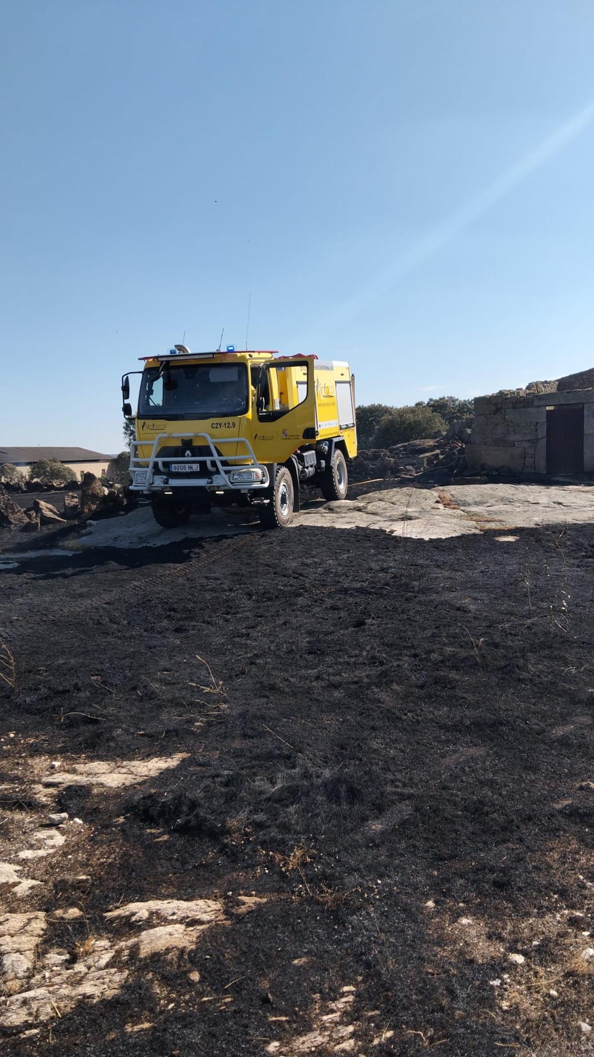 GALERÍA | Importantes daños en el incendio de una nave en Pereruela de Sayago GALERÍA | Importantes daños en el incendio de una nave en Pereruela de Sayago