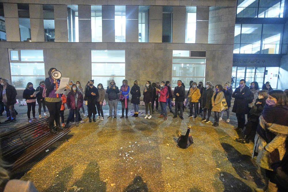 Concentració de la Plataforma Feminista de Girona