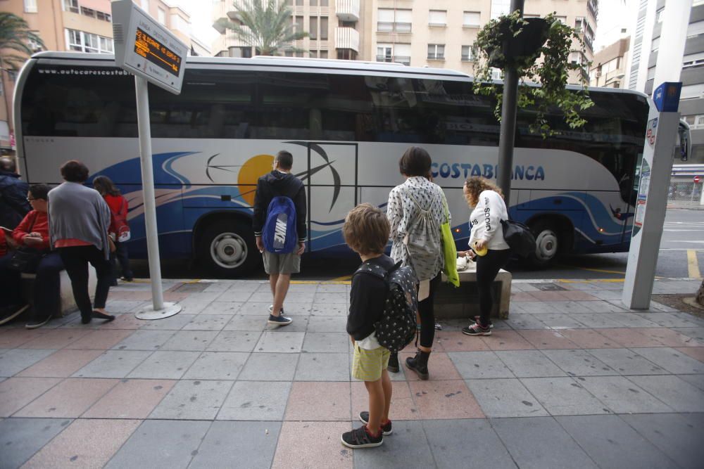 Trabajadores del transporte escolar en huelga