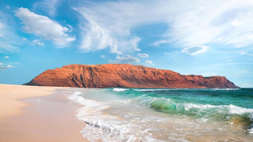 En esta isla cerca de Lanzarote, solo podrás ir a pie o en bici.