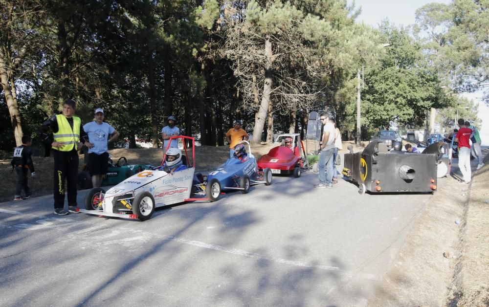 Un total de 25 carrilanas y más de 30 participantes se lanzaron por las cuestas de Cabral - Un piloto federado volcó y fue trasladado al hospital por una conmoción.