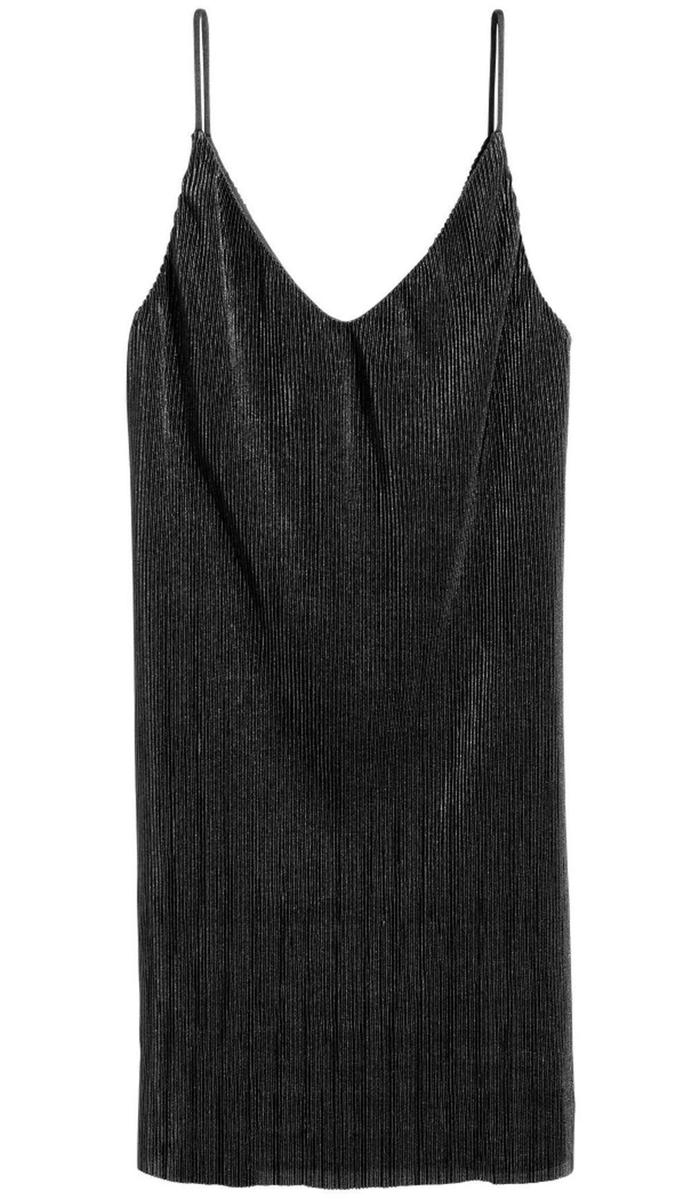 Vestido lencero negro de H&amp;M. (Precio: 5,99 euros)
