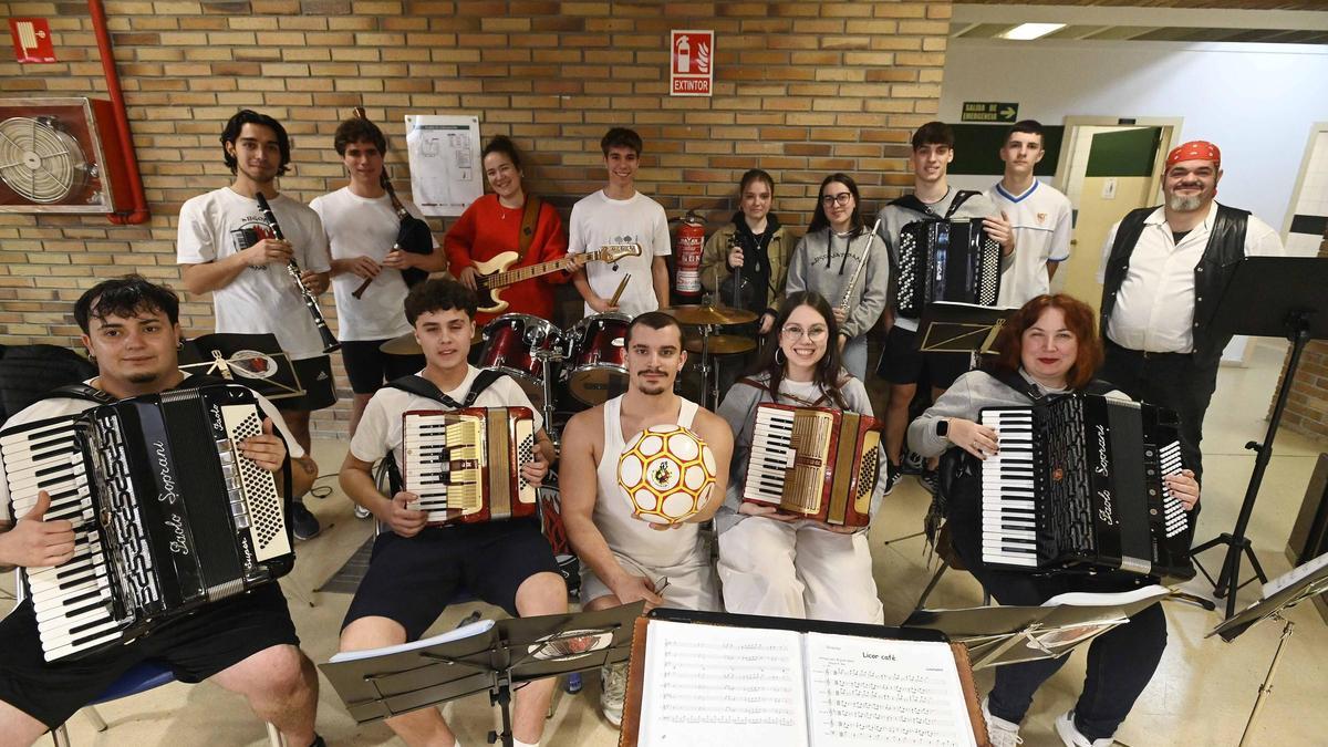 Marineros cambian los aparejos por el balón en el IV Torneo de Navidad Stella Maris