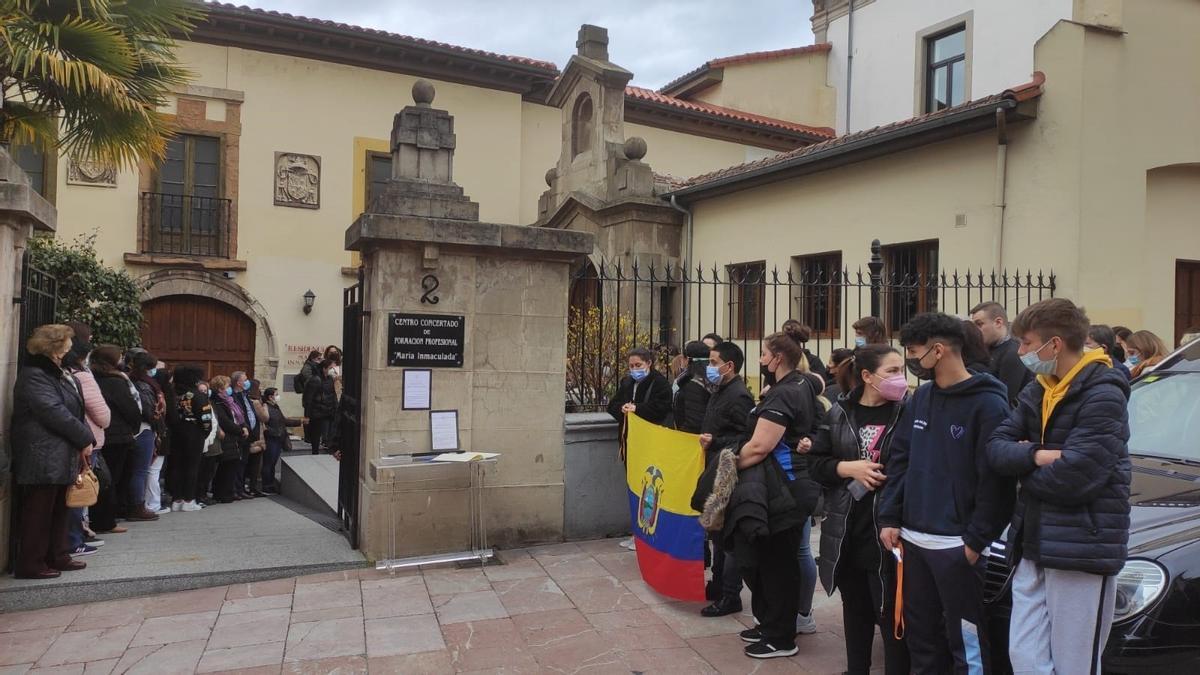 Funeral por Erika Yunga, la niña de 14 años asesinada en Oviedo.