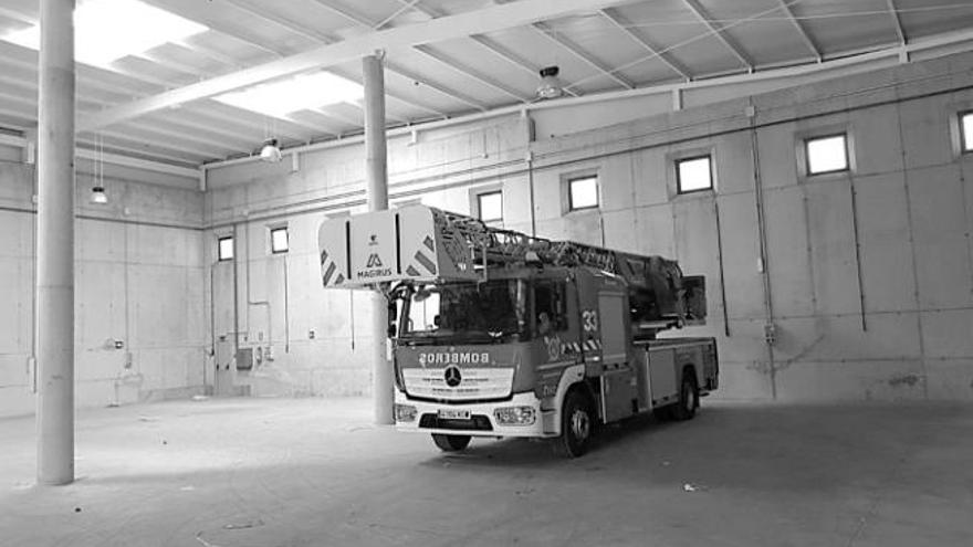 Interior de la nave que el Consorcio va a acondicionar como parque de bomberos en Güímar.