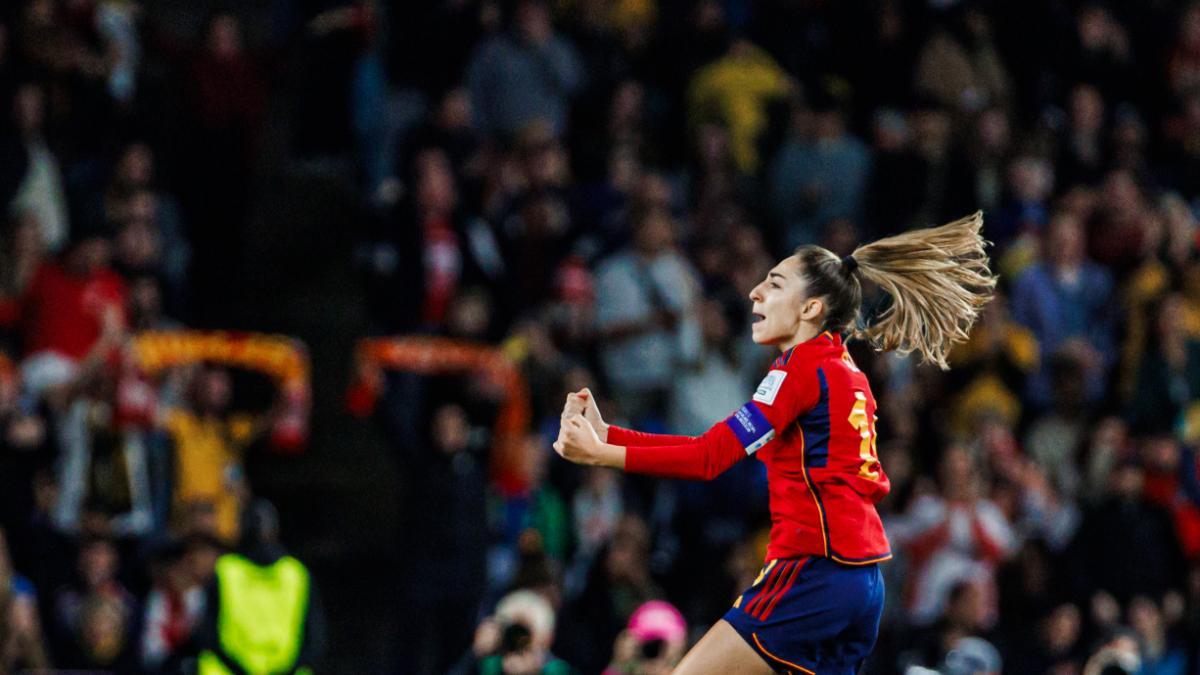 Olga Carmona celebra el gol en la final del Mundial