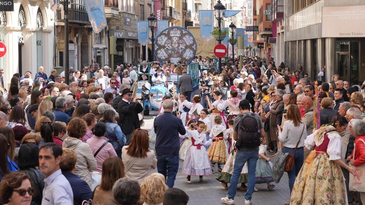 Imagen de archivo del Pregonet por la calle Enmedio de Castelló.