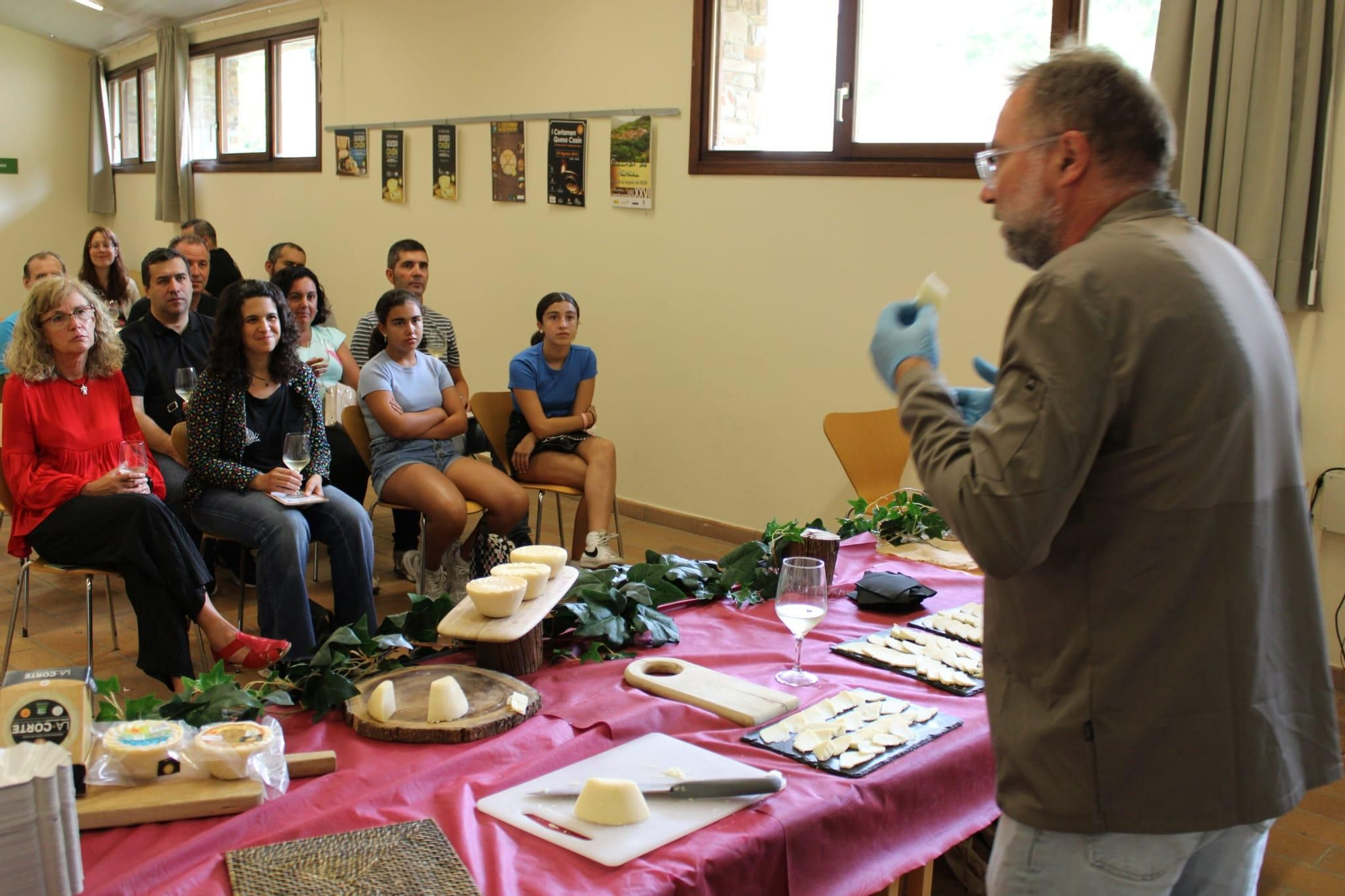 Así fue la gran fiesta del queso más antiguo de Asturias: el certamen del queso casín