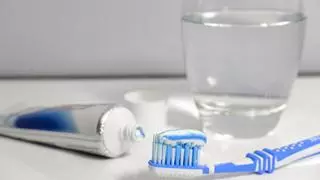 Cómo blanquear los dientes con remedios caseros