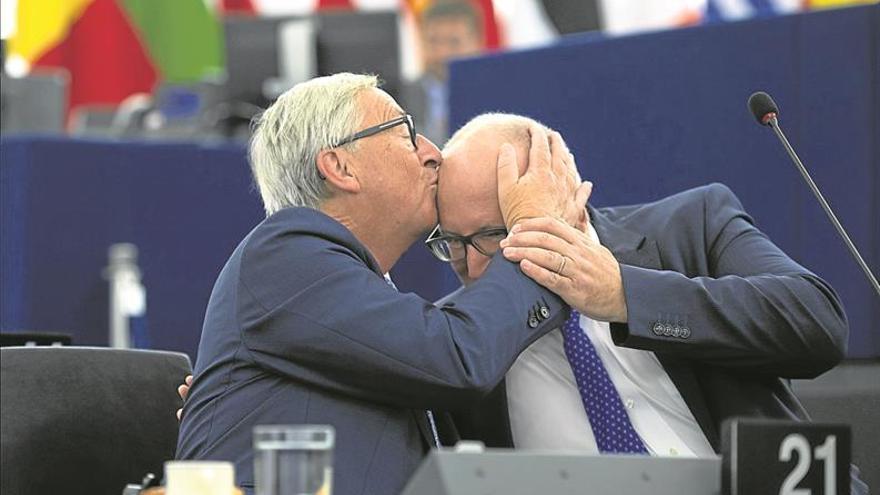 Juncker pide una Europa que cumpla las leyes