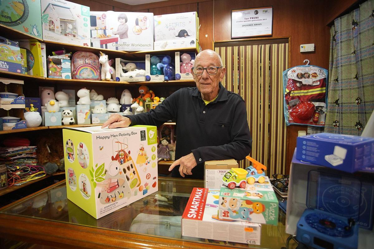 Jordi Araus a la botiga del carrer del Migdia, el mes de novembre.