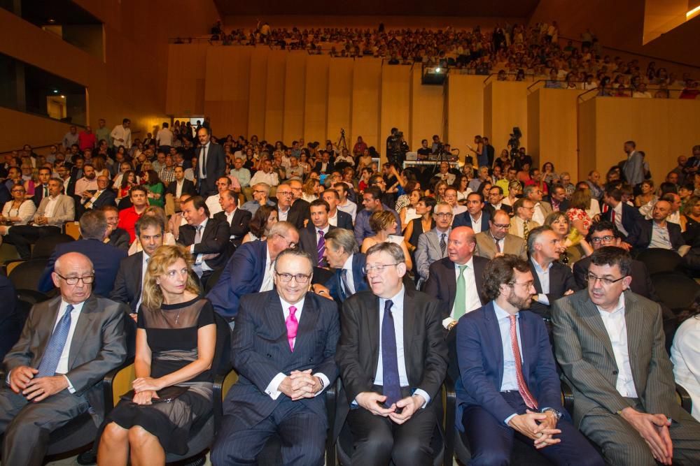 Jesús Prado, Amparo Marco, Javier Moll, Ximo Puig, Aitor Moll y Enric Morera, en el Palau de Congressos de Castelló. Fotos: Carme Ripolles