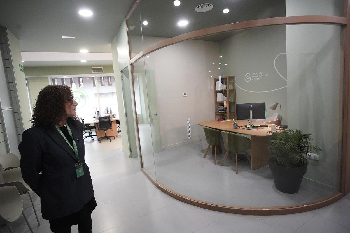 Les imatges de la inauguració de l'Associació contra el càncer a Girona