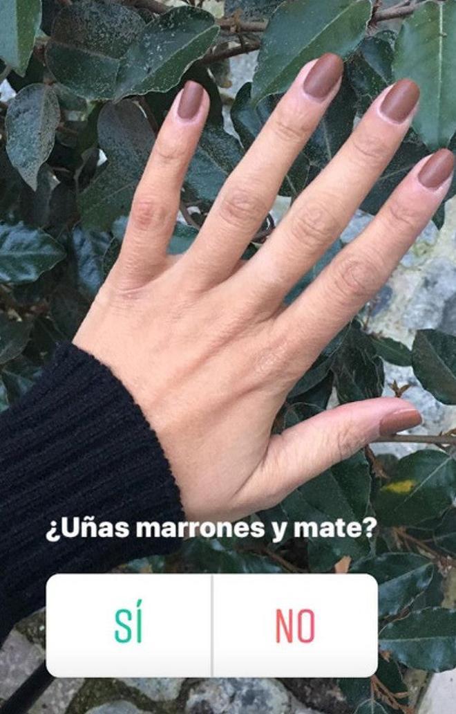 Las uñas marrones y mate de Sara Carbonero