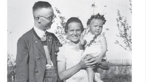 zentauroepp27273138 heinrich himmler con su mujer marga y su hija gudrun en 1930170713164717