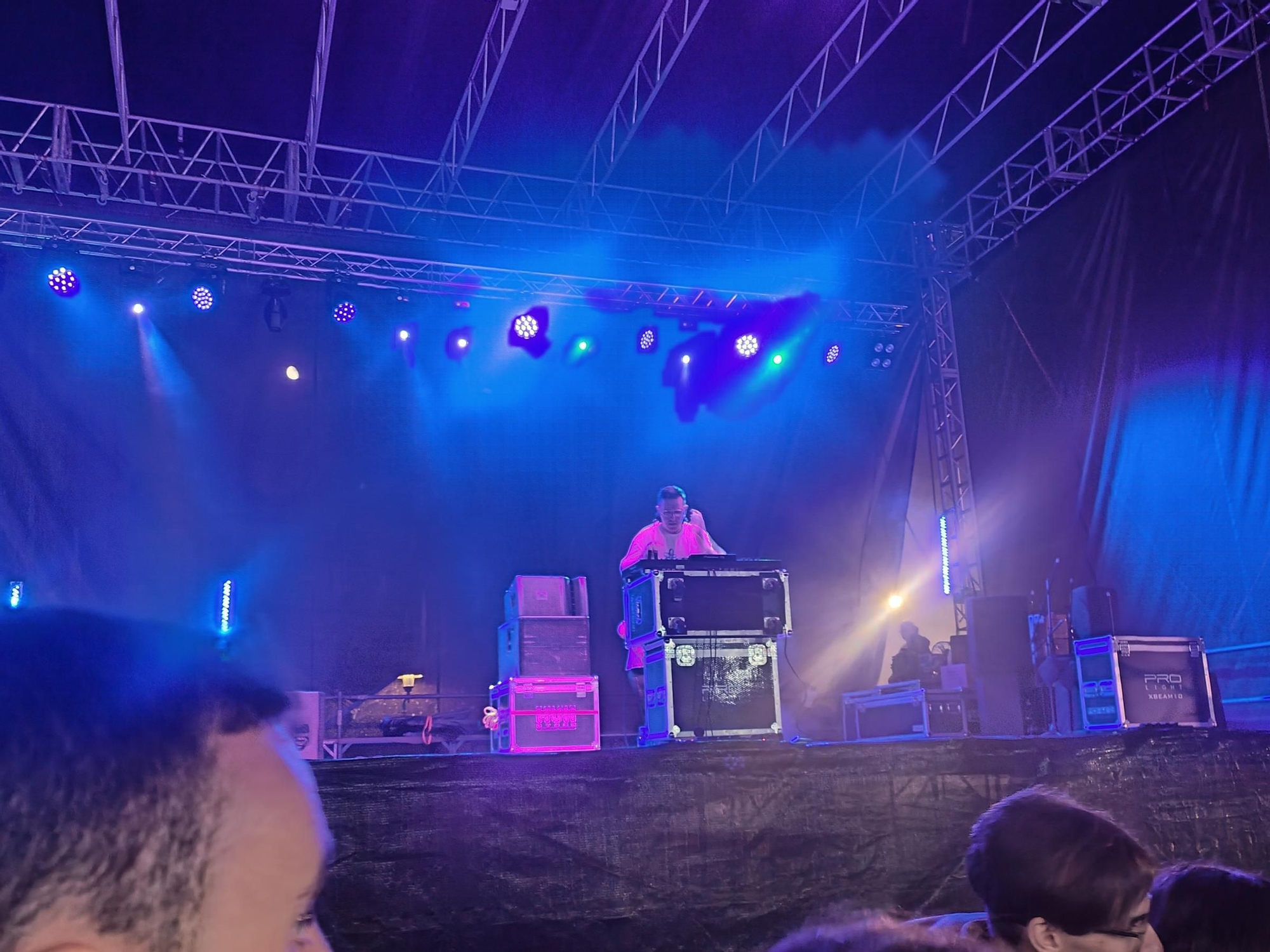 Dj Michi triunfa en el inicio de las Festas do Cristo de Cangas