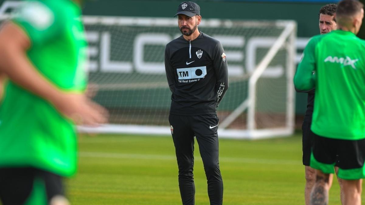 Pablo Machín ya ha dirigido su primer entrenamiento con el Elche