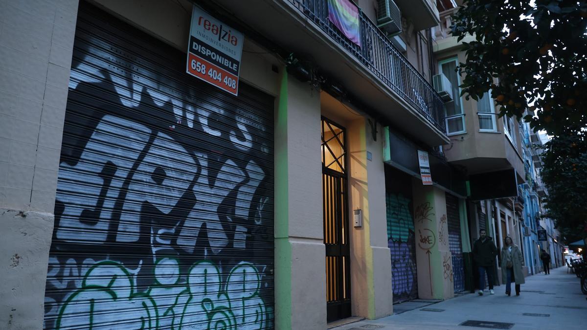 La manzana donde se están promoviendo 34 apartamentos