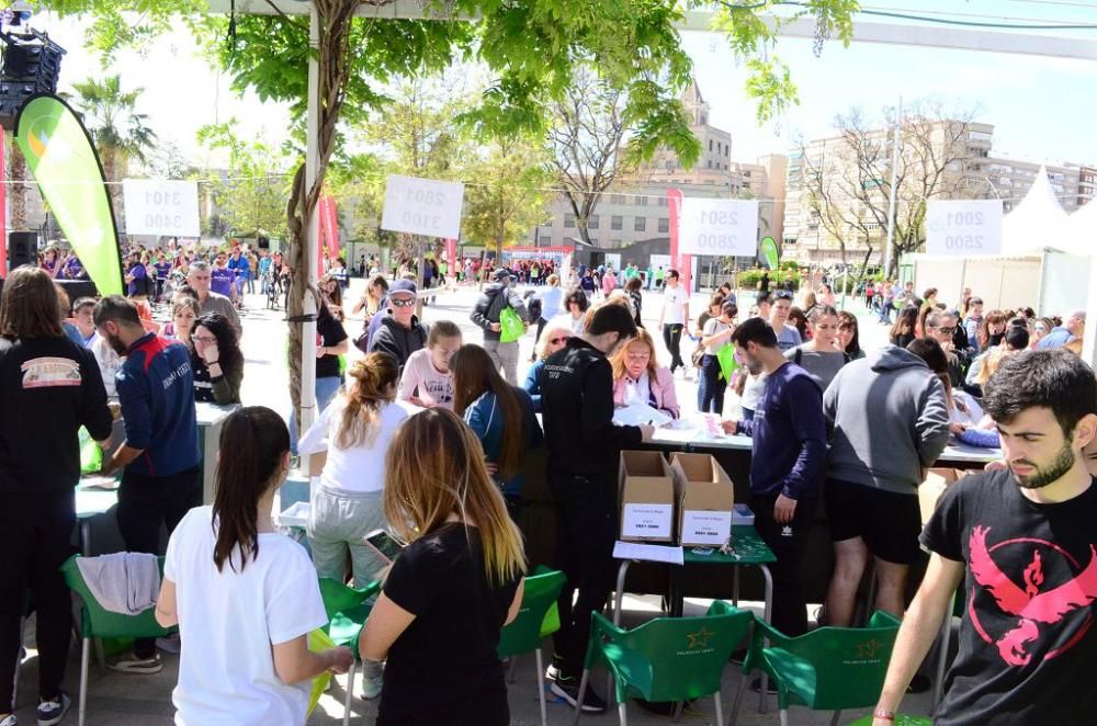 Entrega de dorsales de la III Carrera de la Mujer