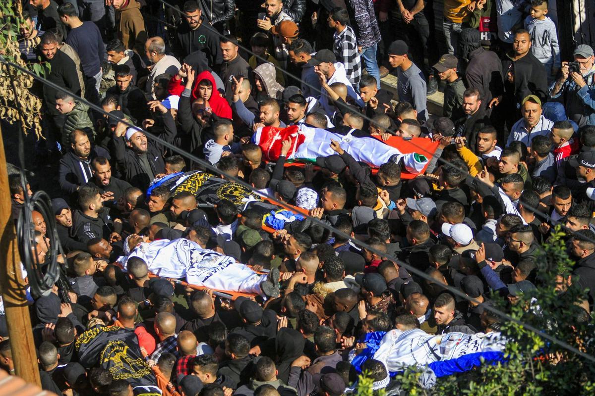 Palestina llora una de sus mañanas más trágicas en los últimos años. Al menos nueve personas han sido asesinadas por el Ejército israelí en Yenín, al norte de la Cisjordania ocupada.