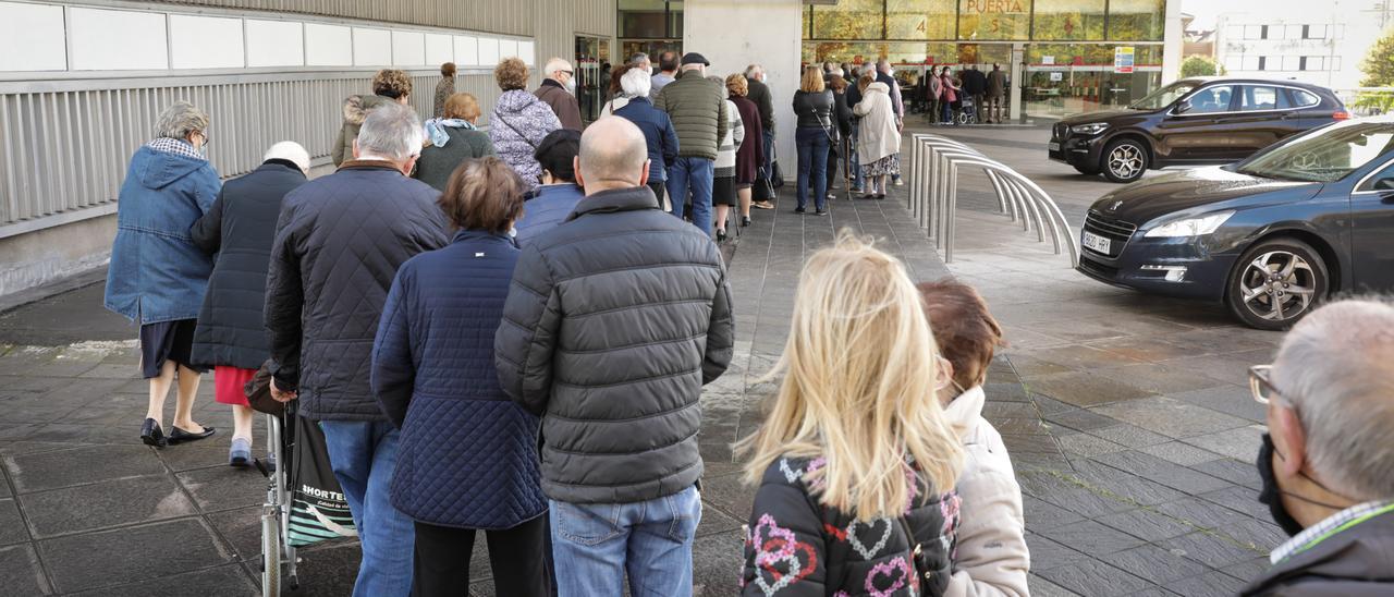 Vacunación de la gripe y de la tercera dosis del covid en Gijón.