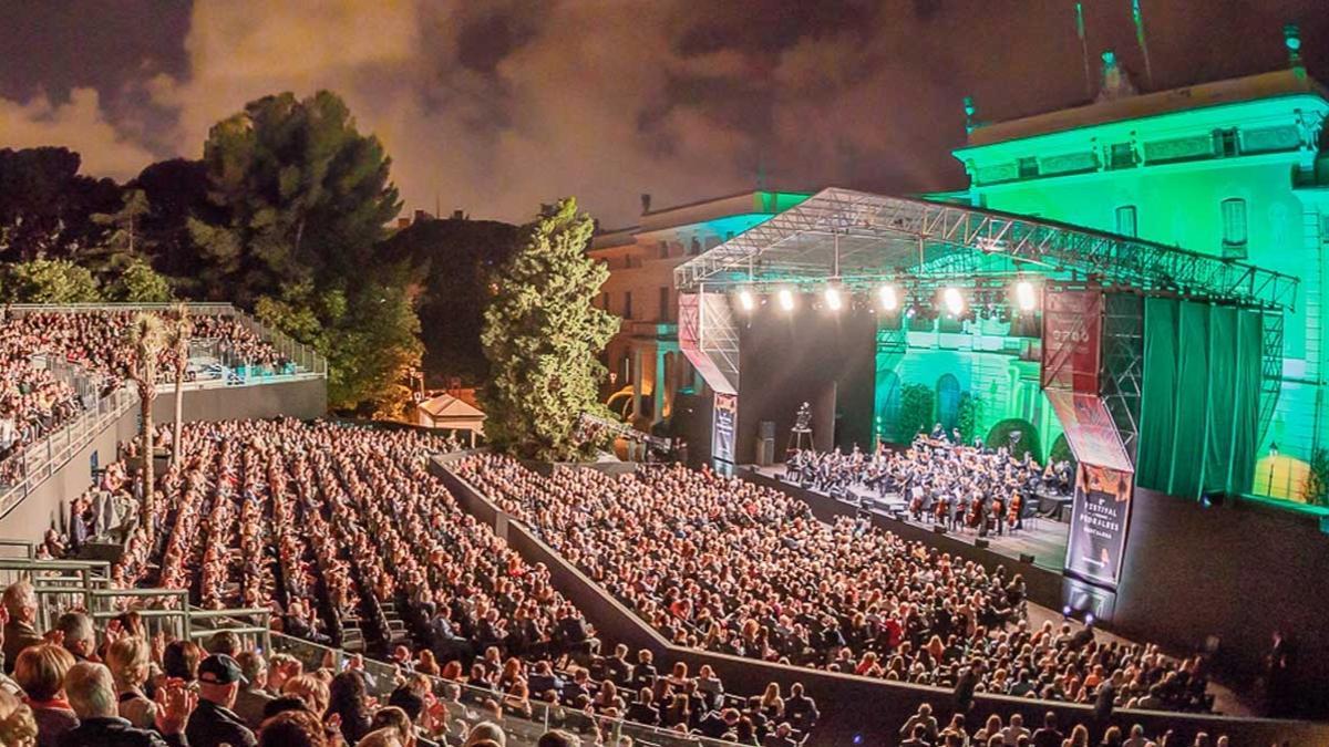 Imagen panorámica del escenario y la platea del Festival Jardins de Pedralbes