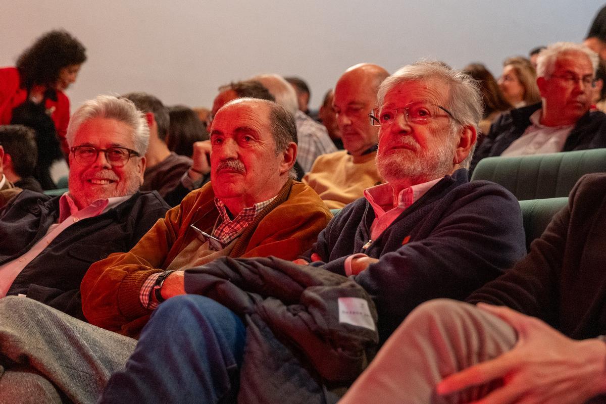 Juan Carlos Rodríguez Ibarra, junto a Paco Fuentes y el eurodiputado Ignacio Sánchez Amor en el Comité Regional del PSOE celebrado en Mérida el pasado 6 de marzo.