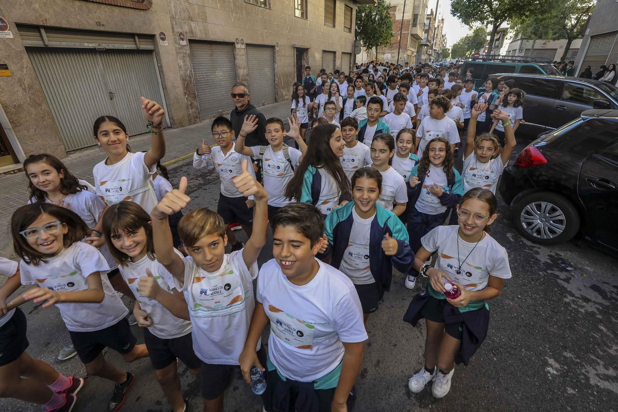 La carrera solidaria contra la leucemia infantil en el colegio San Jose de Calasanz Elche
