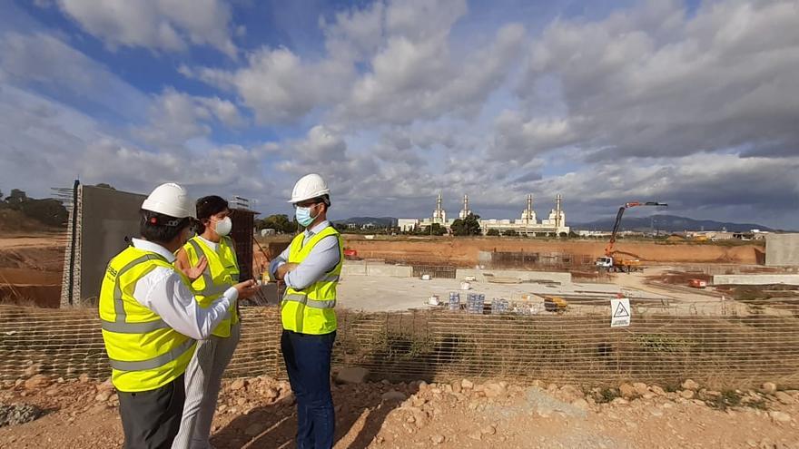 Visita de Hila, Garau y Perpinyà a las obras